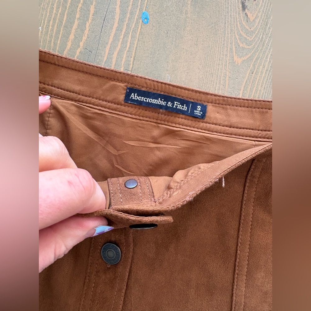 Abercrombie & Fitch Tan Button-Front Mini Skirt Size Small - Picture 3 of 7